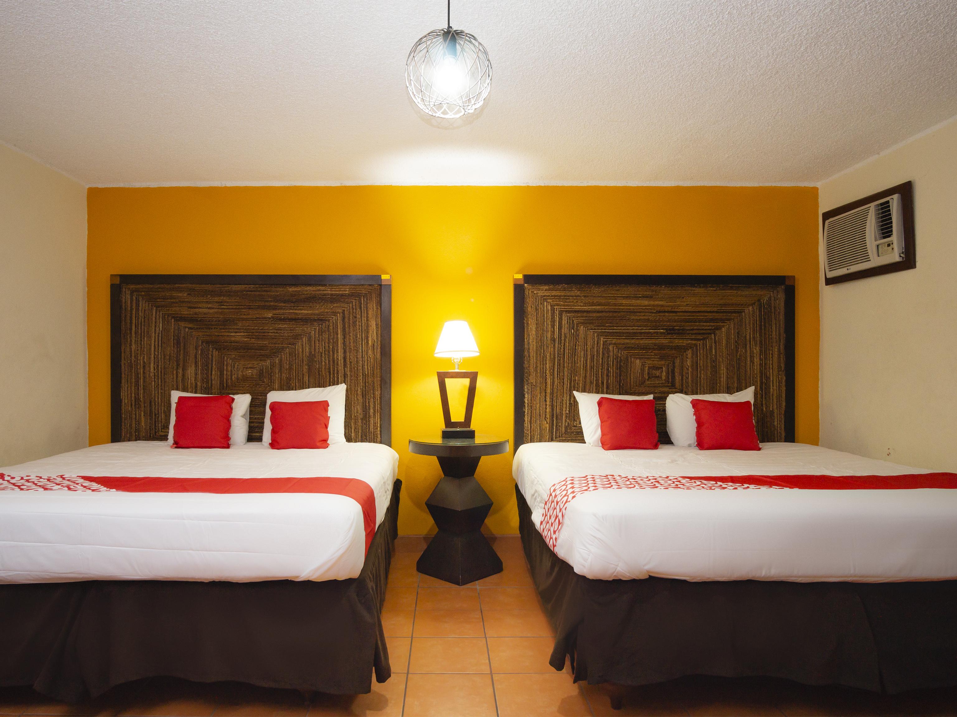 Oyo Hotel Hacienda Don Luis, 罗萨里托 外观 照片 A typical OYO hotel room in Mexico City