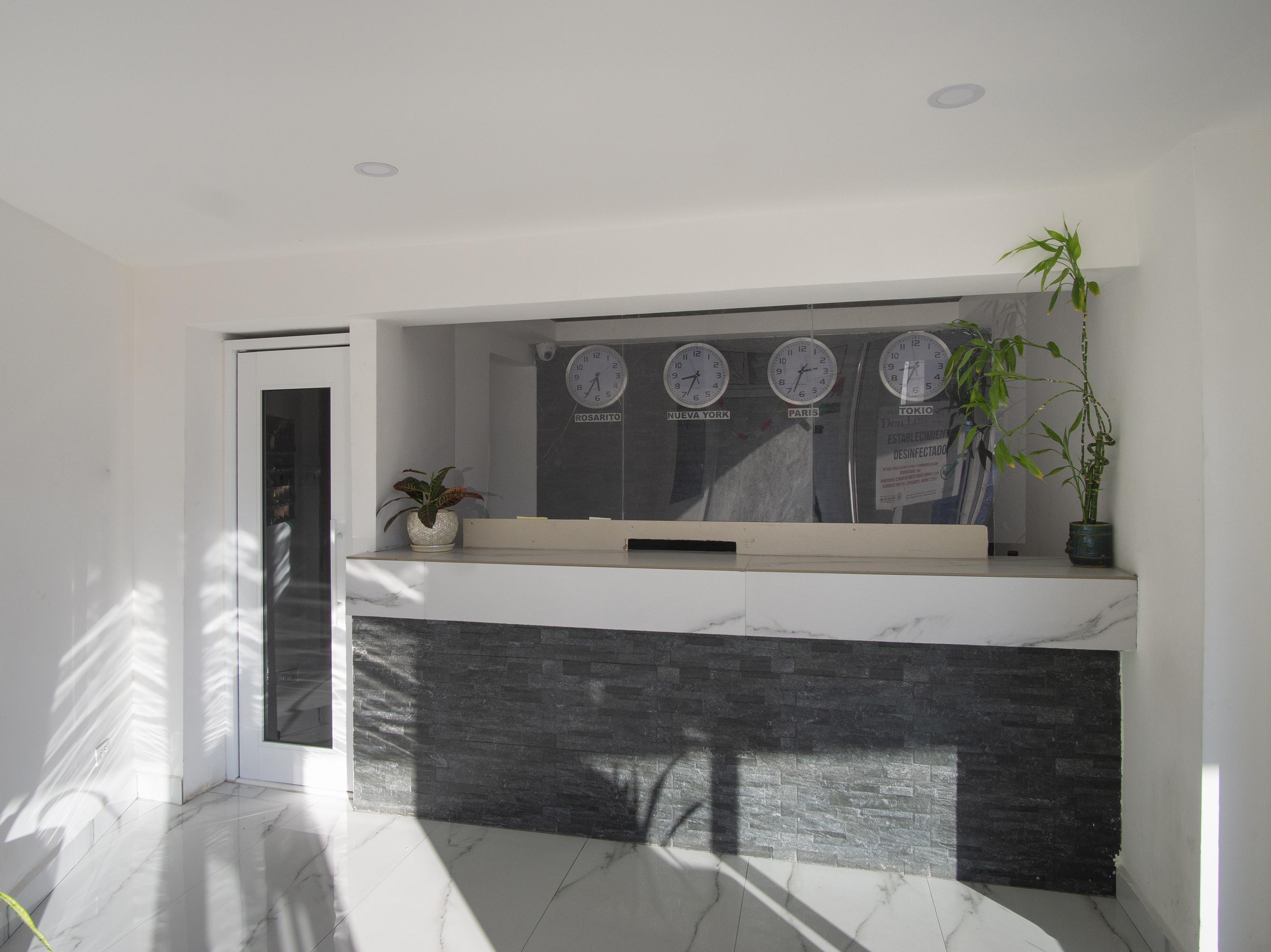 Oyo Hotel Hacienda Don Luis, 罗萨里托 外观 照片 Reception desk at the airport